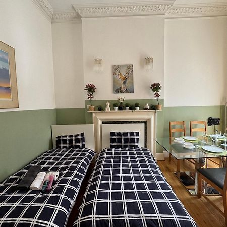 Central And Affordable Flat For 6 People In Zone 1 - Baker Street - With Breakfast Included Londres Exterior foto