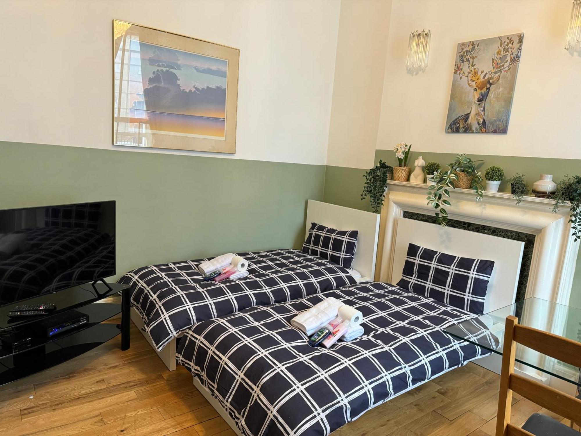 Central And Affordable Flat For 6 People In Zone 1 - Baker Street - With Breakfast Included Londres Exterior foto