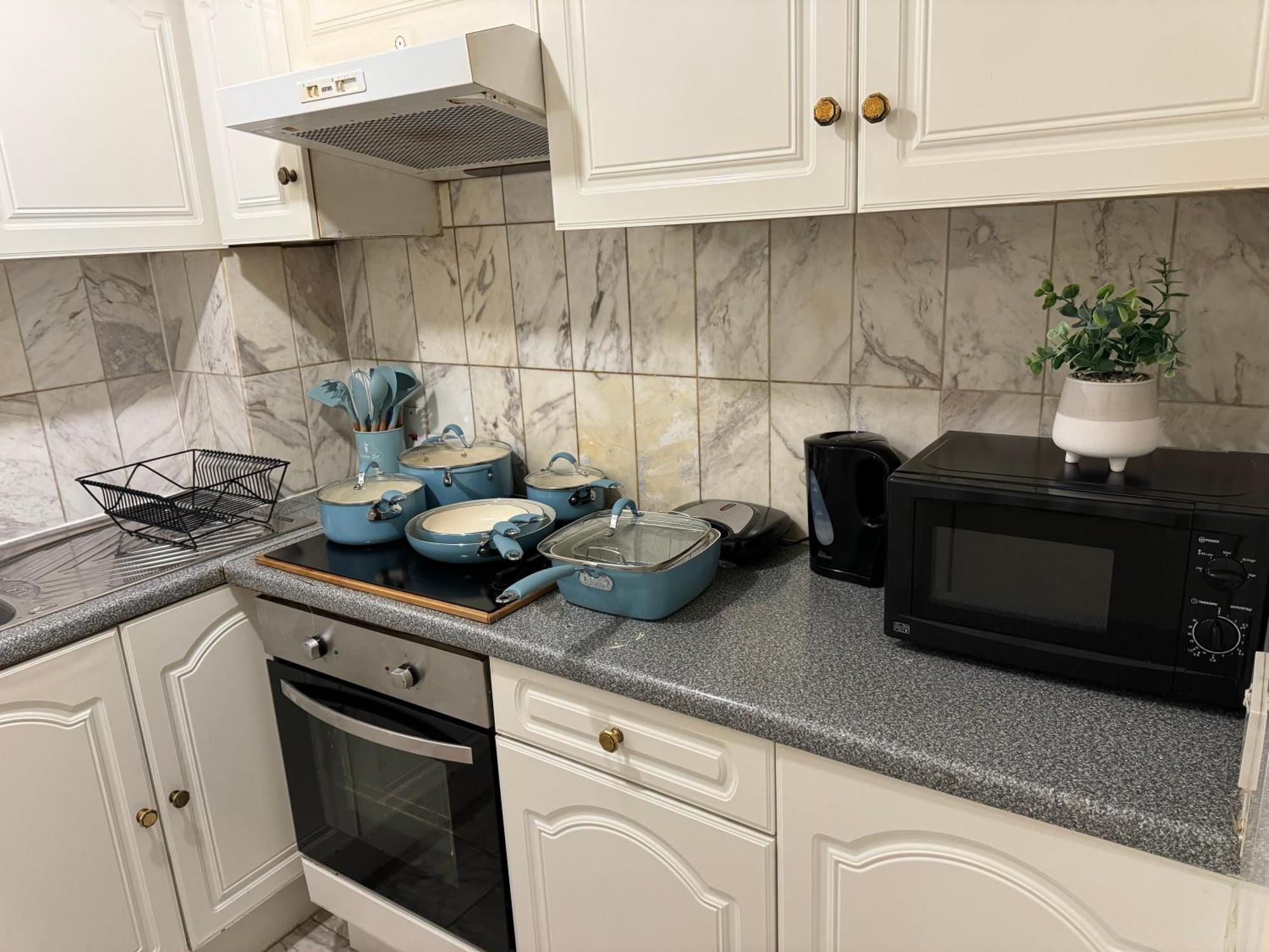 Central And Affordable Flat For 6 People In Zone 1 - Baker Street - With Breakfast Included Londres Exterior foto