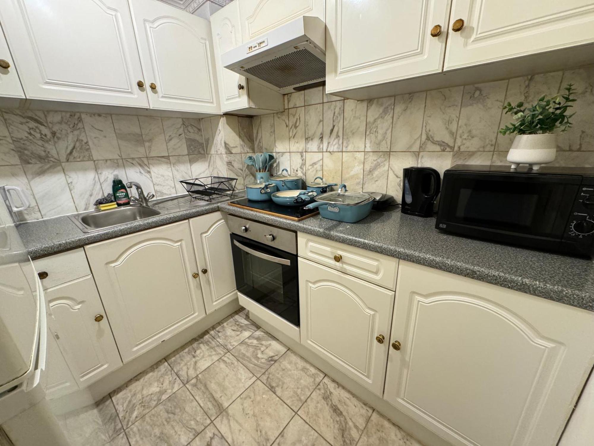 Central And Affordable Flat For 6 People In Zone 1 - Baker Street - With Breakfast Included Londres Exterior foto