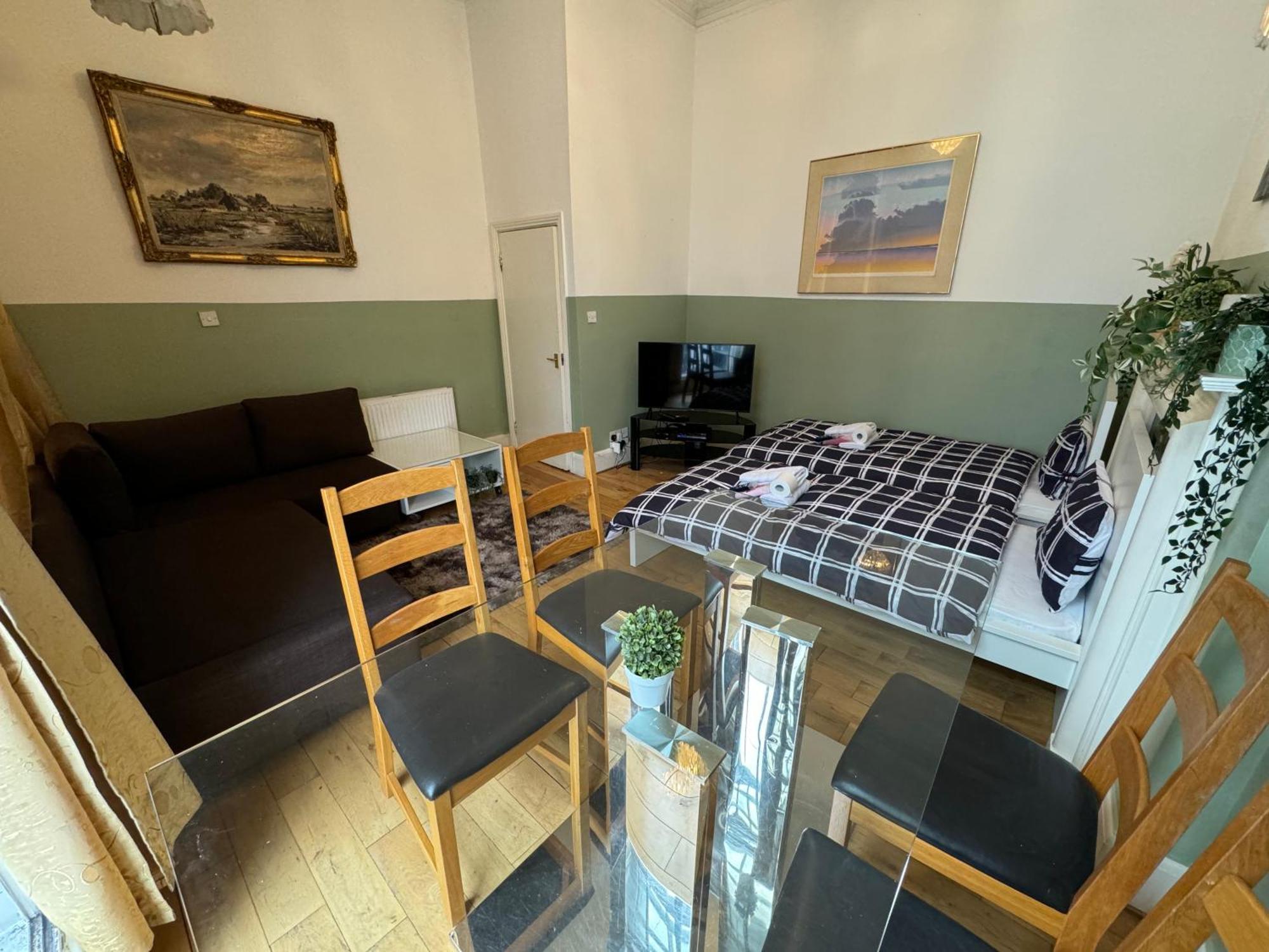 Central And Affordable Flat For 6 People In Zone 1 - Baker Street - With Breakfast Included Londres Exterior foto