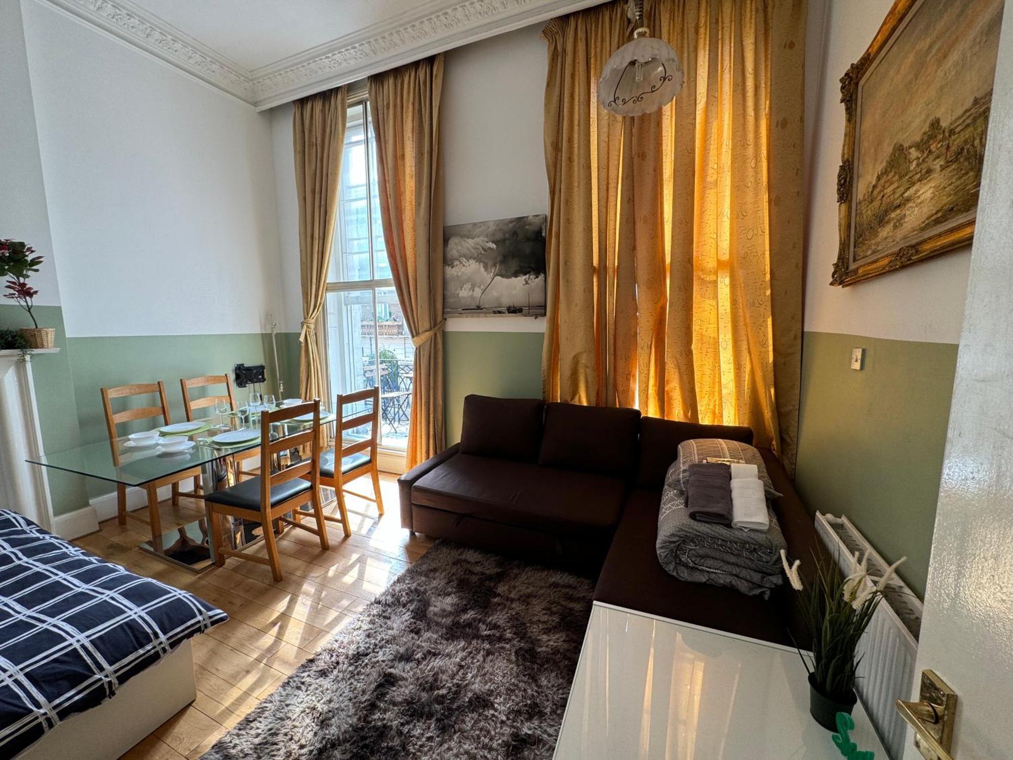 Central And Affordable Flat For 6 People In Zone 1 - Baker Street - With Breakfast Included Londres Exterior foto