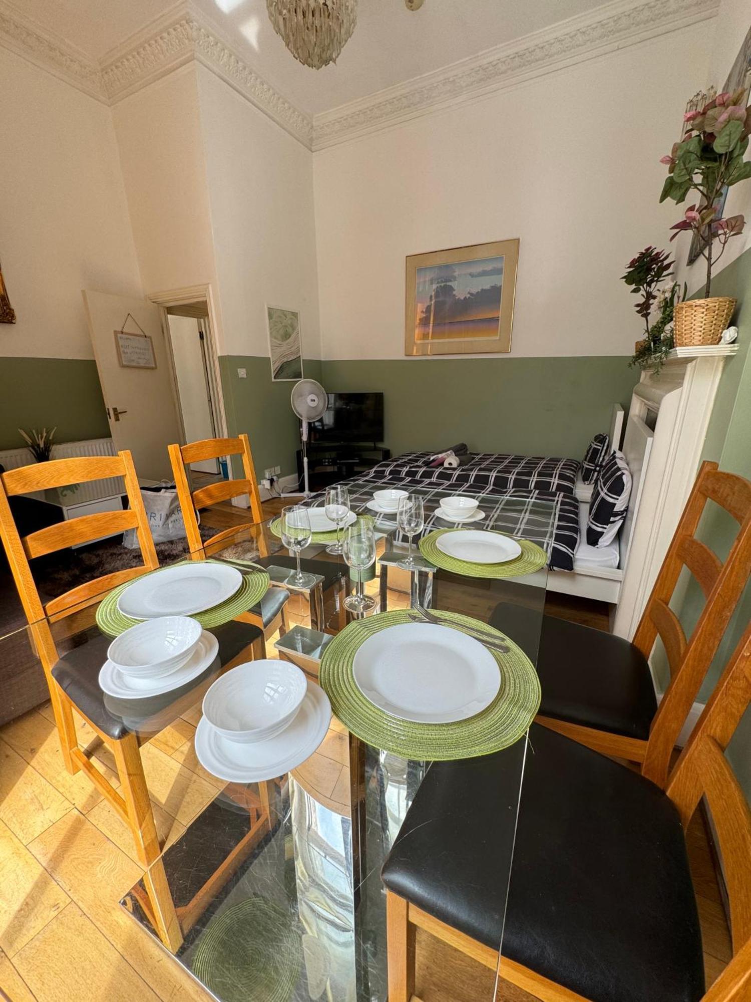 Central And Affordable Flat For 6 People In Zone 1 - Baker Street - With Breakfast Included Londres Exterior foto